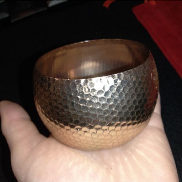 Vintage hammered bangle bracelet - Picture 1 of 11